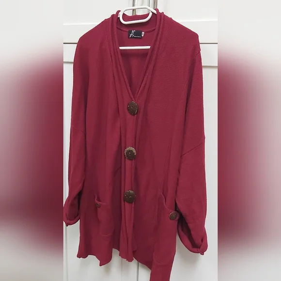 Fenini Red Button Front Sweater - Picture 4 of 9